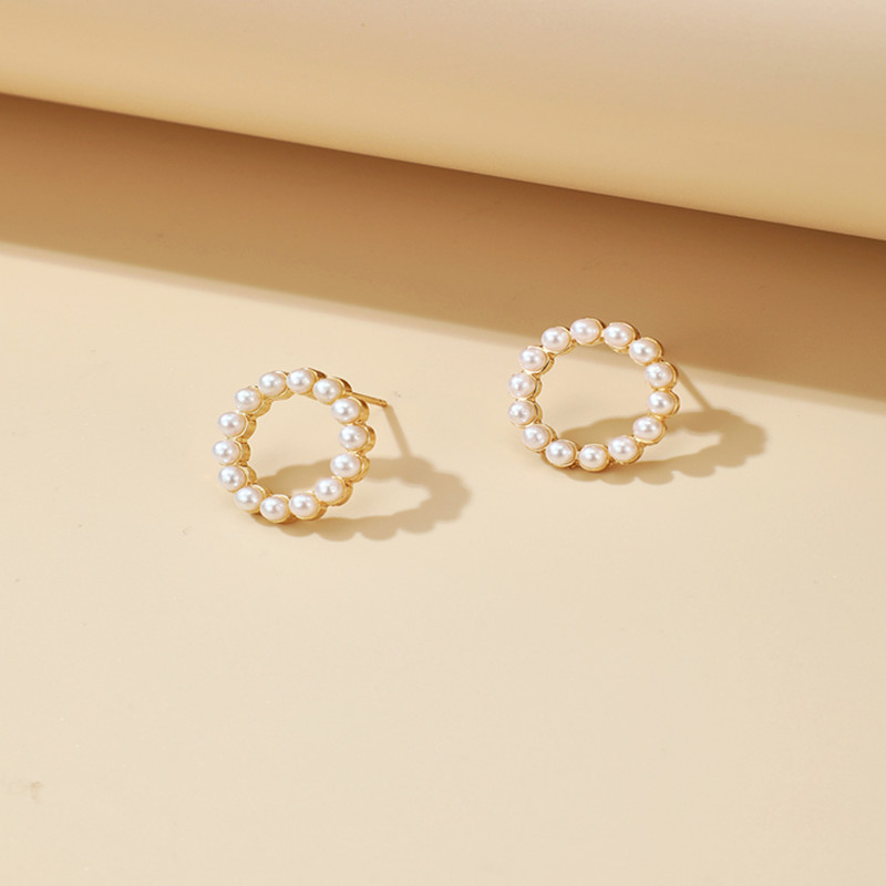 Korean Pearl Simple Circle Earrings display picture 4