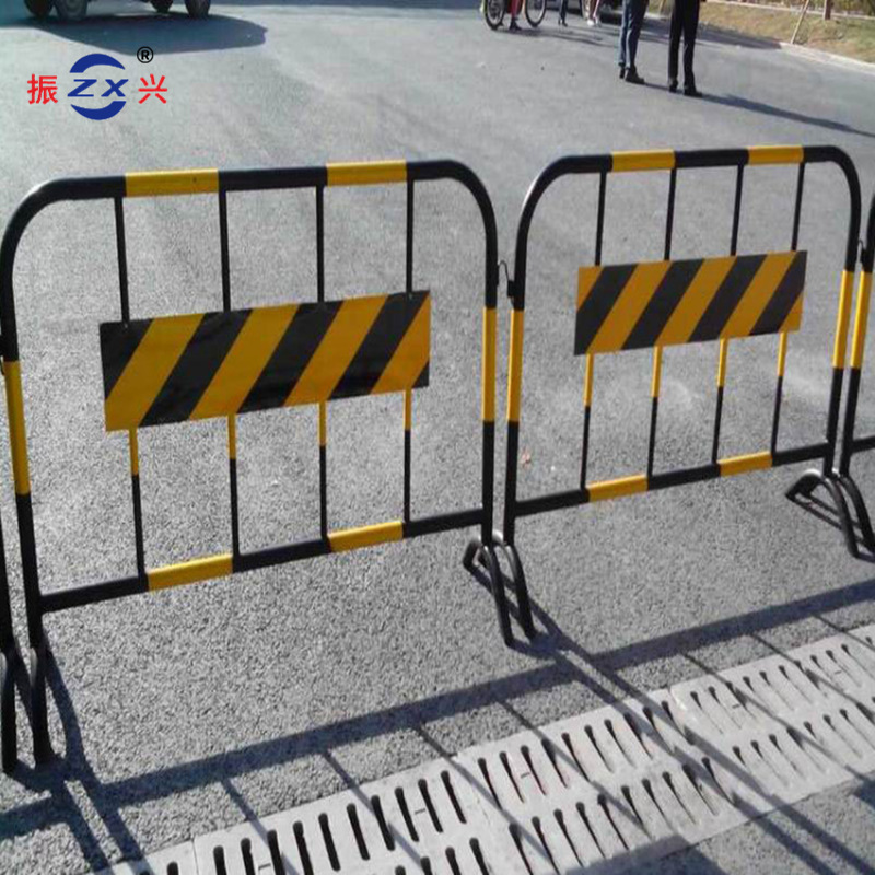 厂家直销铁马护栏 地铁广场移动护栏 36管带板铁马安全防护围栏