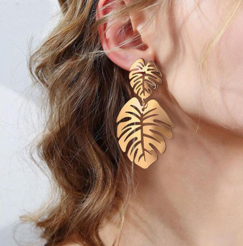 Cross-border hot-selling exaggerated earrings for women, fashionable and creative metal electroplated leaf earrings, retro earrings manufacturer