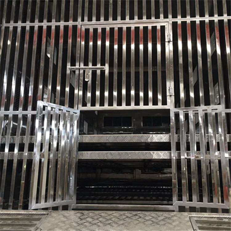 東風多利卡D9運豬車