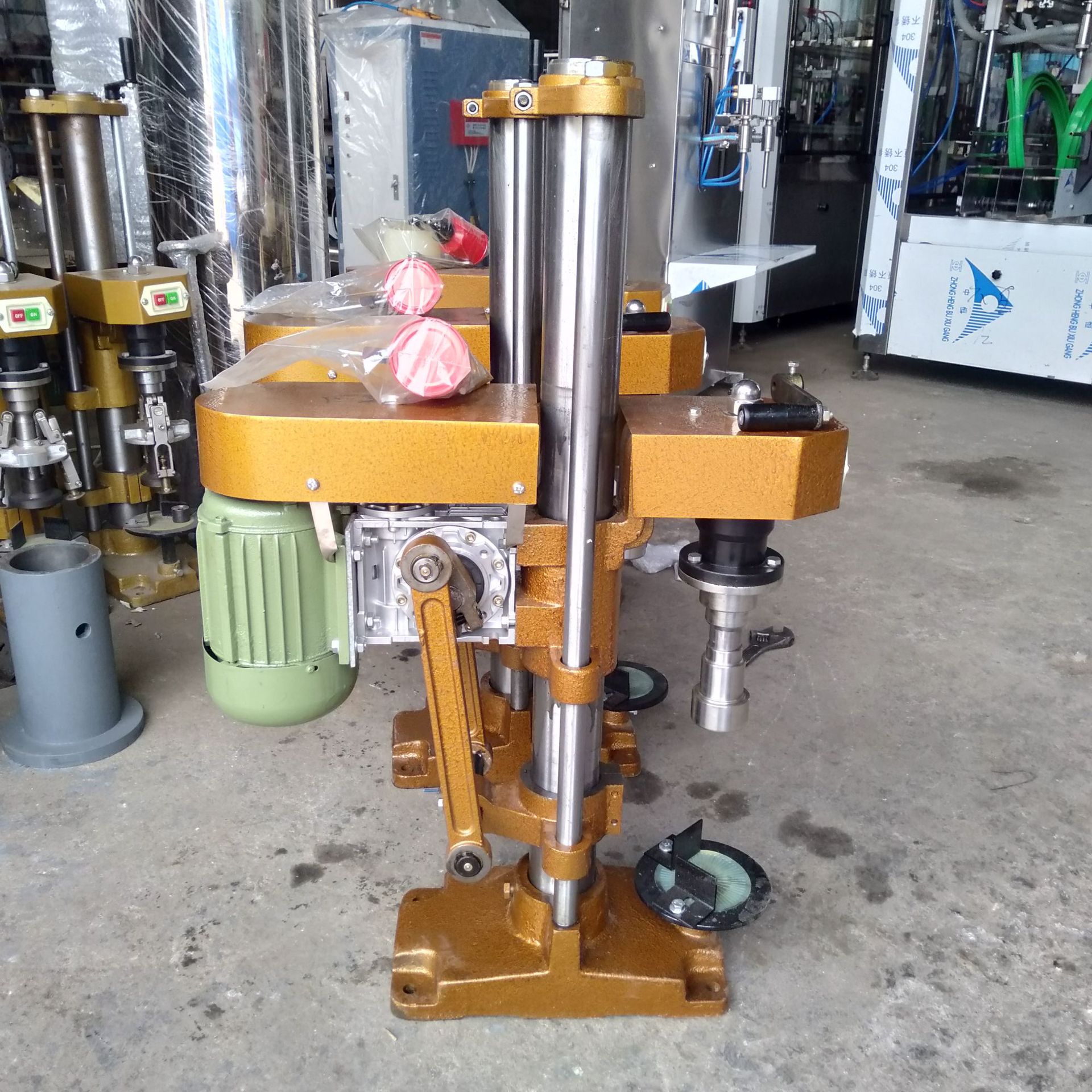 啤酒瓶封口机  半自动啤酒盖压盖机 皇冠盖菊花盖压盖机  啤酒盖