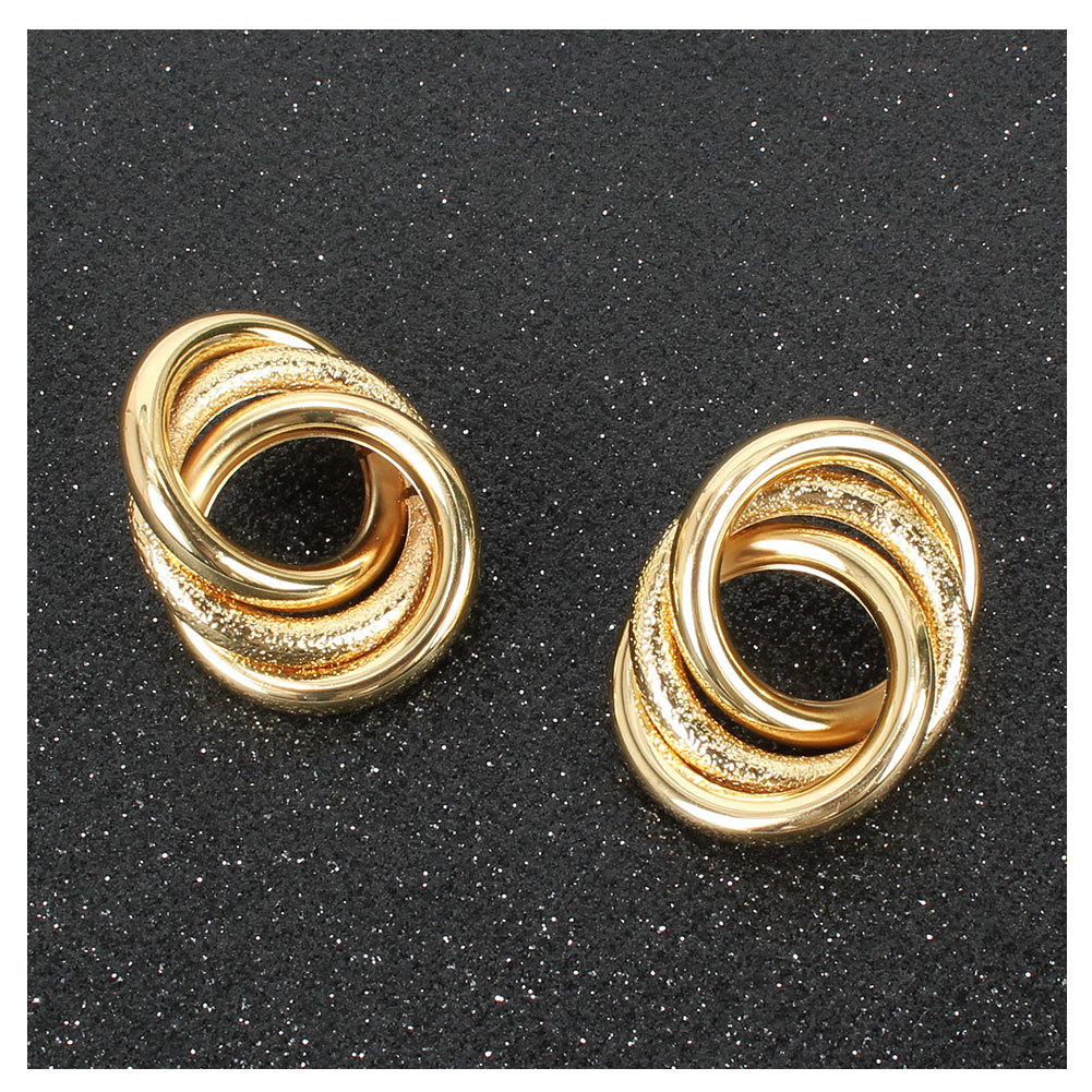 Atmospheric Metal Personality Simple Ring Buckle Hollow Earrings Fashion Earrings Wholesale Nihaojewelry display picture 6