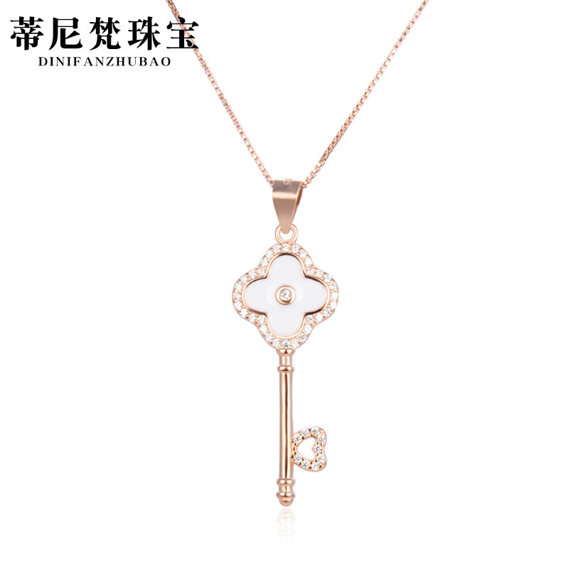 Japonés y coreano s925 Collar de plata simple Otoño e Invierno colgante clave de la moda de las mujeres del todo-fósforo aceite goteo joyería de una sola pieza de entrega