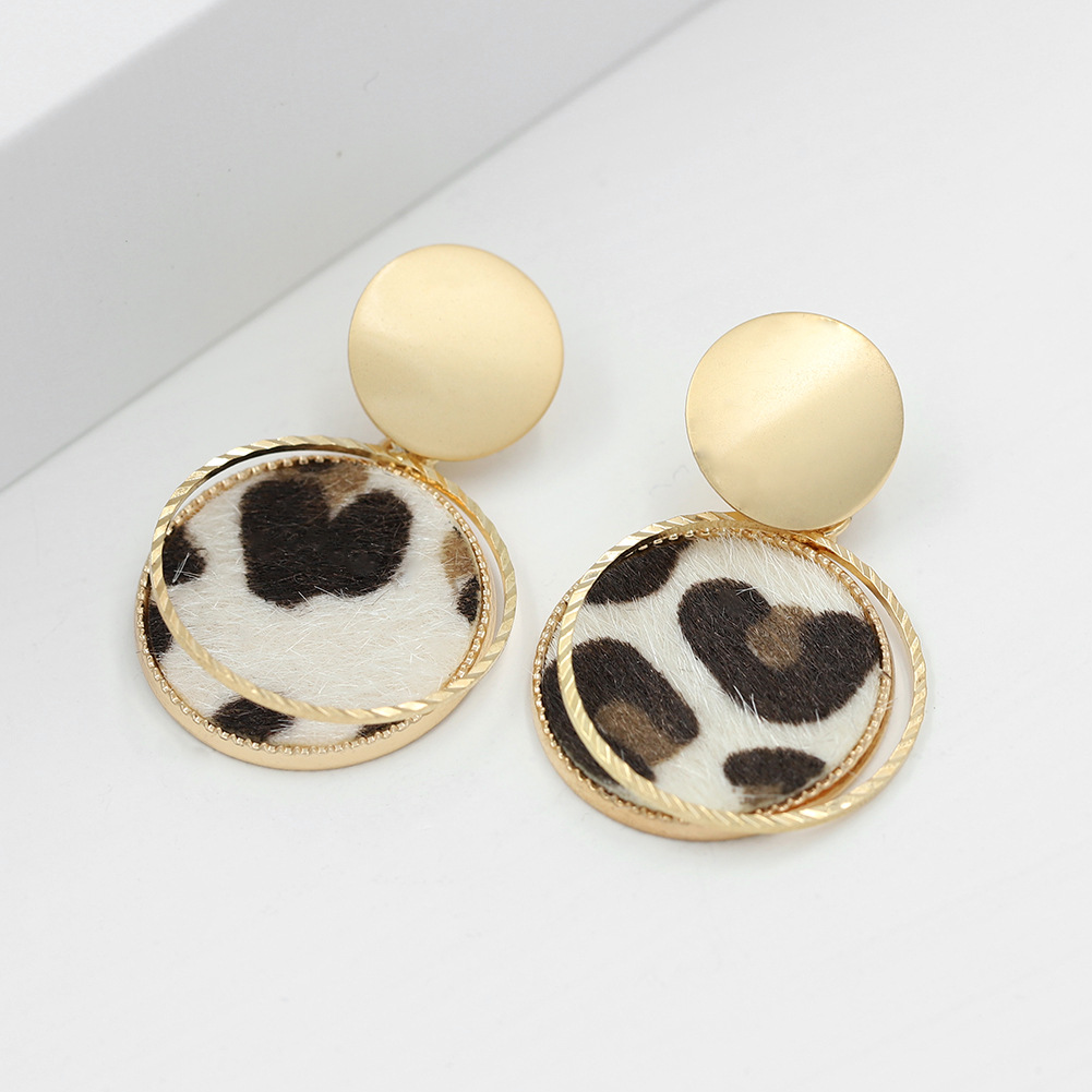 Leopard Hair Ball Retro Earrings display picture 9