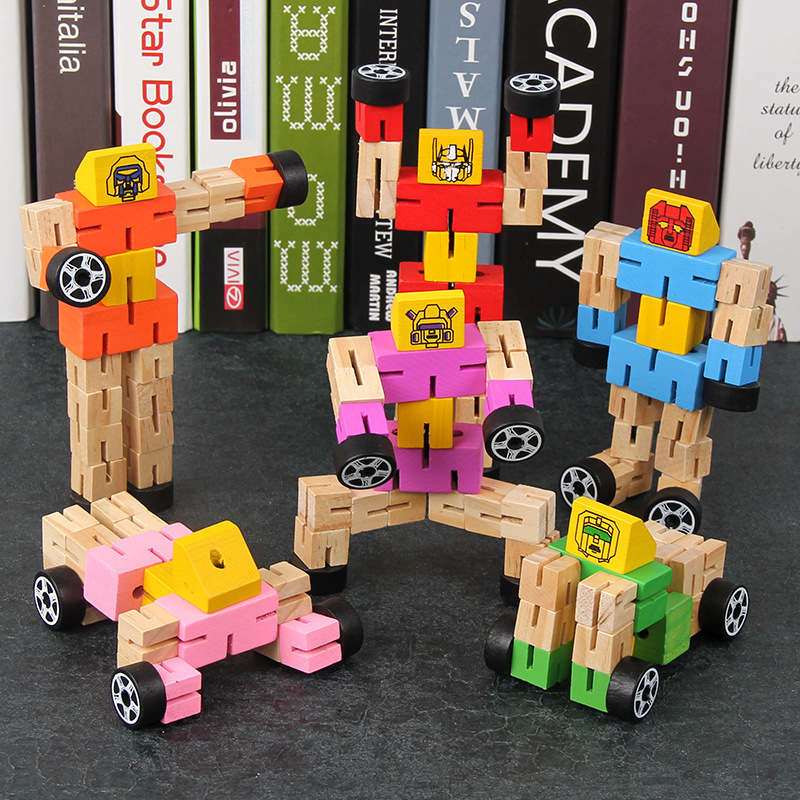 厂家直供热卖木制创意汽车人百变变形木头机器人手办儿童玩具批发
