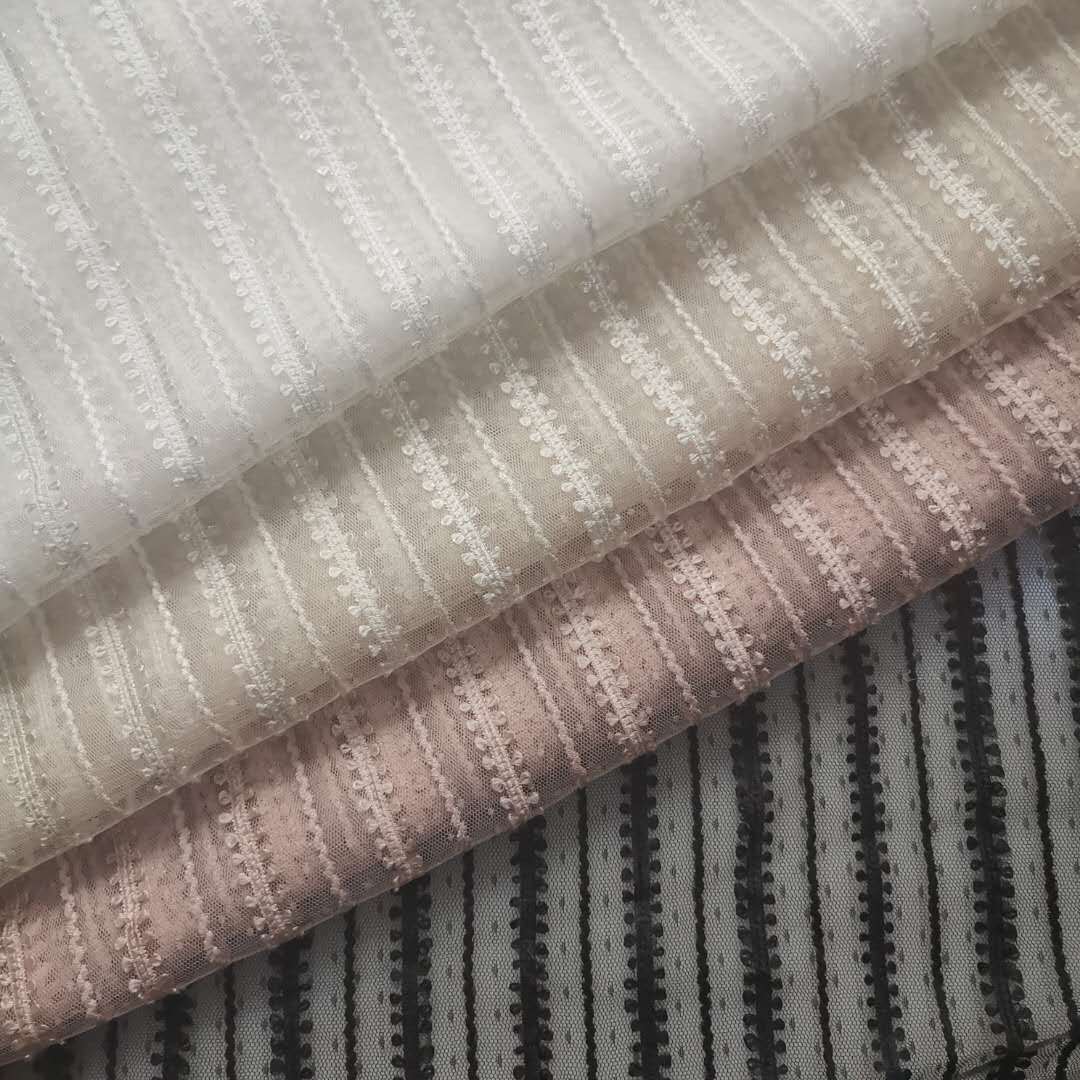 秋冬新款无弹好品质涤点点提花网布底布竖条花边钩花 时尚款 现货