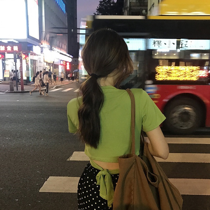 韩版潮紧身显瘦露脐体桖上衣服短款T恤女夏心机露背高腰短袖丅恤