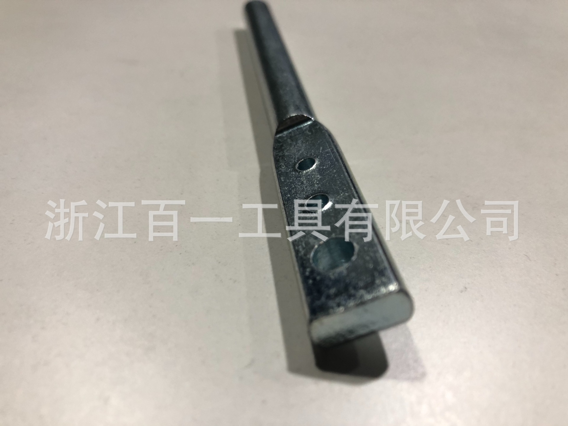 Directo de fábrica portátil galvanizado de tres agujeros cerca de la herramienta de giro cerca de alambre de reparación de la herramienta de la cerca del dispositivo