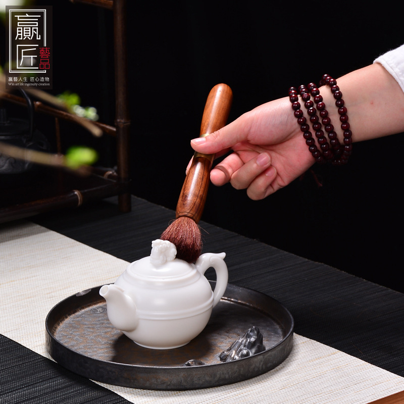 Winjiang Ébano hebilla de cobre cepillo de té sin pelusa de doble propósito Pu'er cuchillo de té tetera pluma piezas de la ceremonia del té