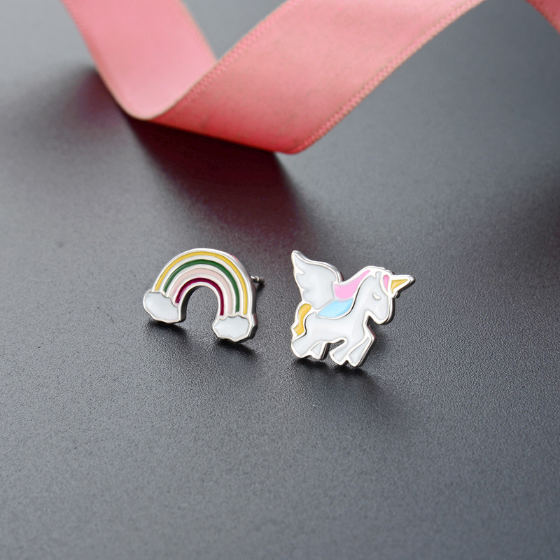 Arco Iris de dibujos animados asimétrico s925 pendientes de plata dulce fresco Mori chica pendientes fuente de fábrica al por mayor