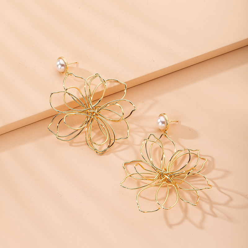 Travel Occasion Metal Material Flower Pattern Korea Creative Design Earrings Artificial Pearls Exaggerated Flower Earrings Wholesale Nihaojewelry