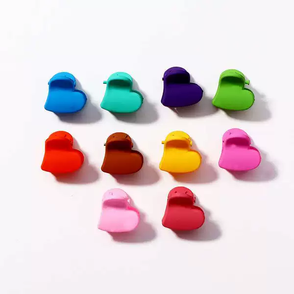8 cm, heart-shaped