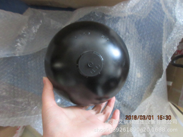 贺德克SBO210-2.8E1/112A9-210AB蓄能器 原装进口德国HYDAC