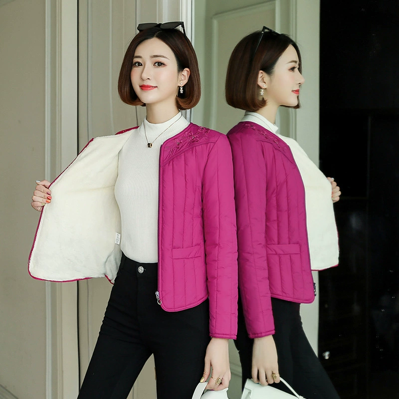 19 Женская короткая маленькая стеганая куртка на хлопковой подкладке, приталенная куртка на хлопковой подкладке в Корейском стиле с флисовой подкладкой для молодых и женщин среднего возраста