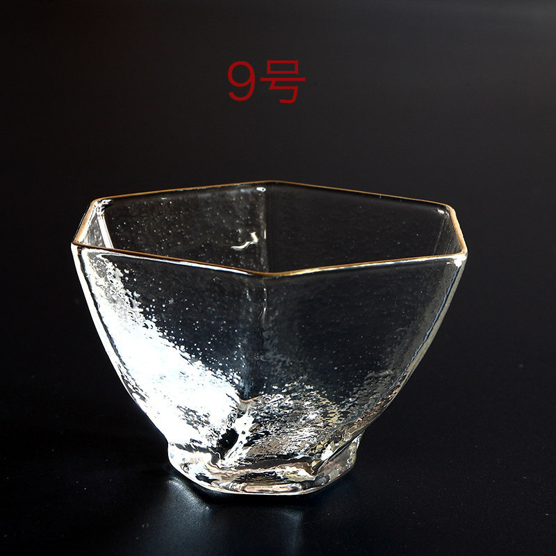 프놈펜 유리 No. 9