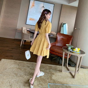 韩国东大门女装2020夏季新款淡黄色荷叶边a字大摆拼接显瘦连衣裙