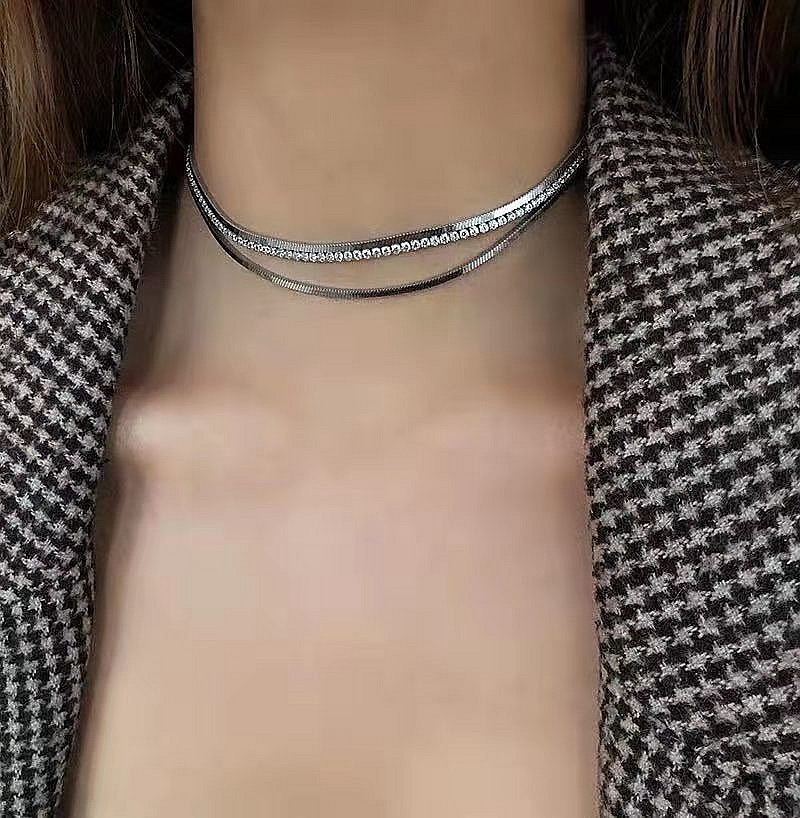 Japanische Und Koreanische Doppels Chicht Schlangen Knorpel Diamant Schlüsselbein Kette Weibliche Choker Einfache Temperament Halskette Halskette display picture 2