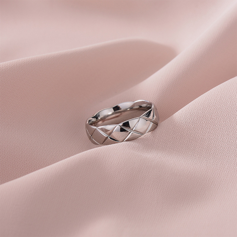 1 Piece Quantity Daily Occasion Fashion Lingge Titanium Steel Plating Rings 1 Piece