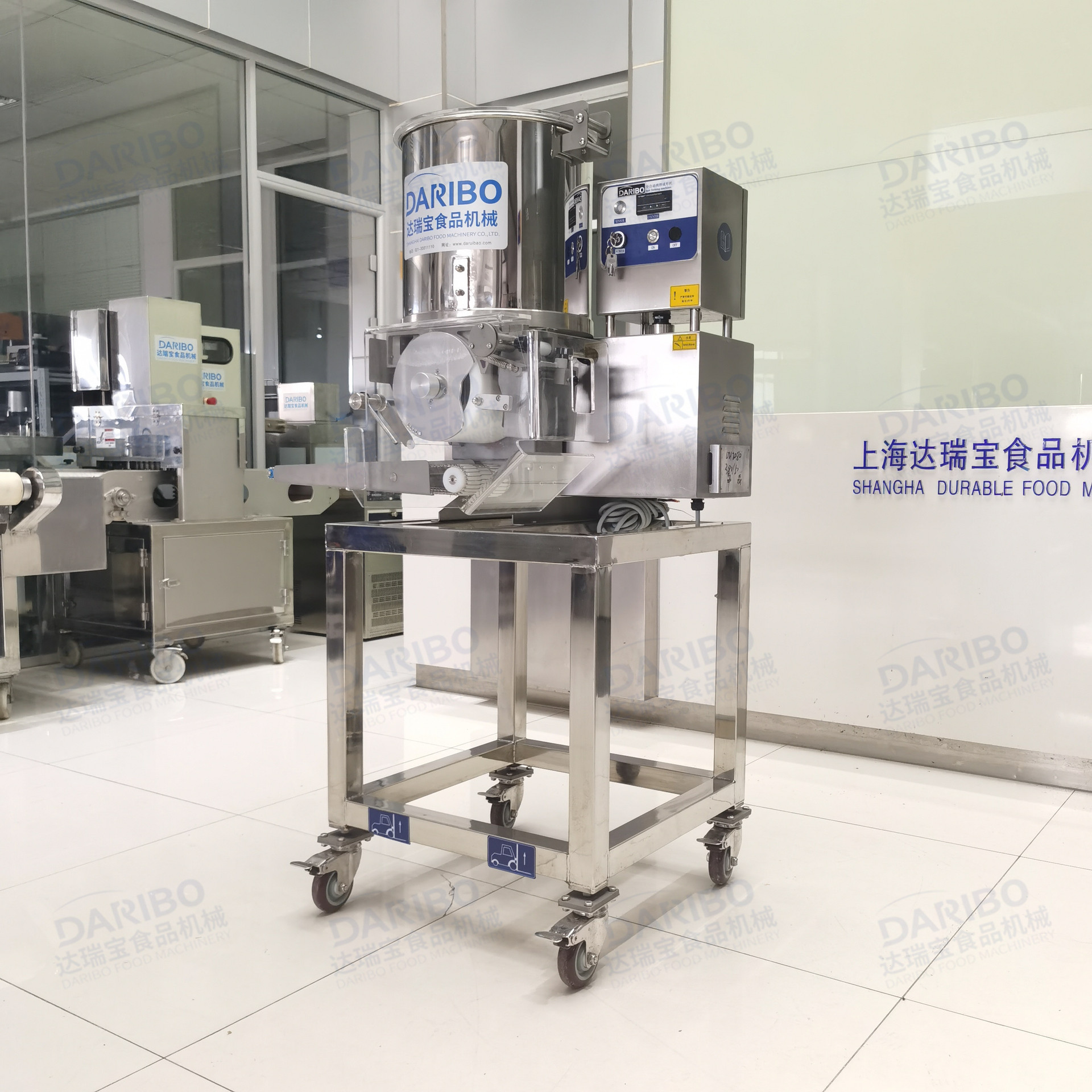 l连续式肉饼汤猪肉饼生产设备 海星小鱼形状鱼糜饼鱼饼成型机商用