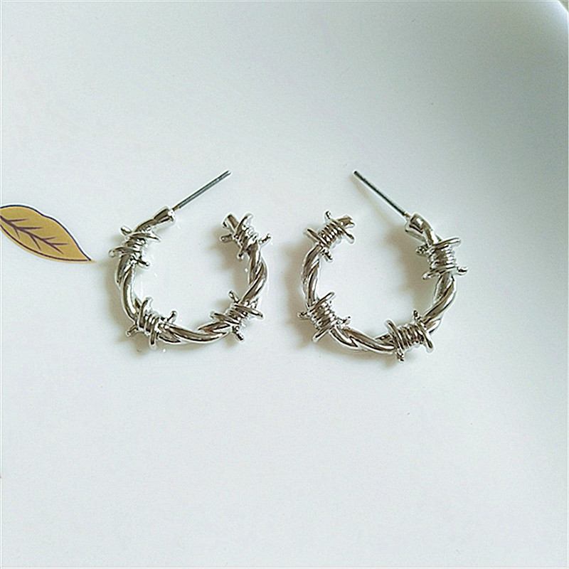 13g Weight Alloy Ear Needle Material Ear Studs Classification 1 Pair Quantity Daily Occasion Alloy Material Geometric Pattern Women'S Gender Plating Design Retro Style 1 Pair Retro Geometric Alloy Plating Women's Ear Studs 1