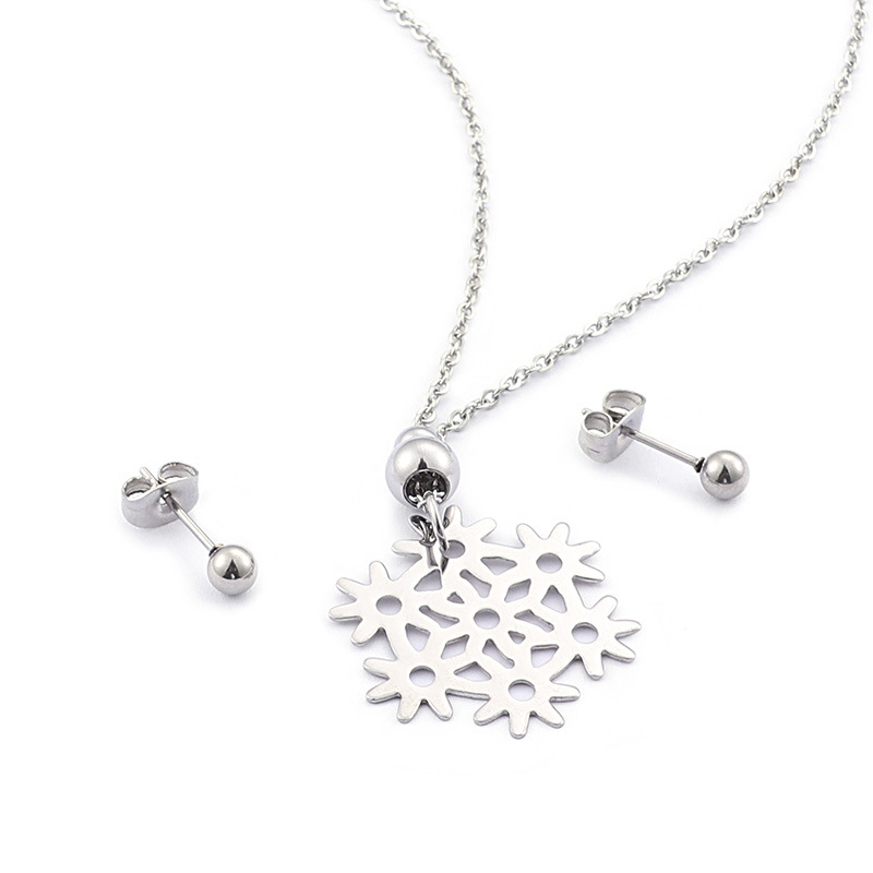 Factory Wholesale Korean Style Simple Hollow Snowflake Set Xiaoqing New Steel Color Snowflake Clavicle Chain Creative Accessories display picture 6