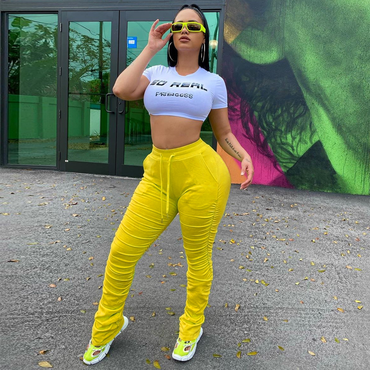 Comfortable Fit of High-waisted Pants
