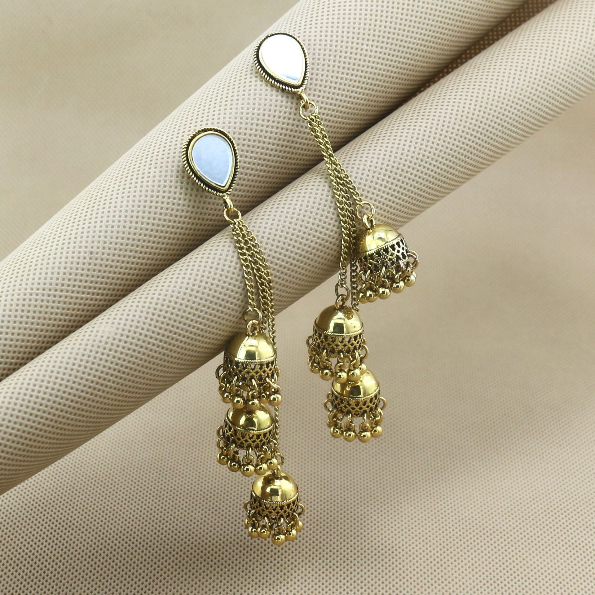 Retro Ethnic Style Bell Alloy Women's Drop Earrings display picture 2