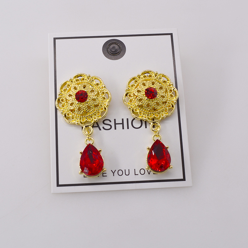 Palace Retro Ruby Drop Zircon Boucles D'oreilles Boucles D'oreilles Longues Boucles D'oreilles De Mariée Tempérament Boucles D'oreilles Style De Vacances En Gros Nihaojewelry display picture 2