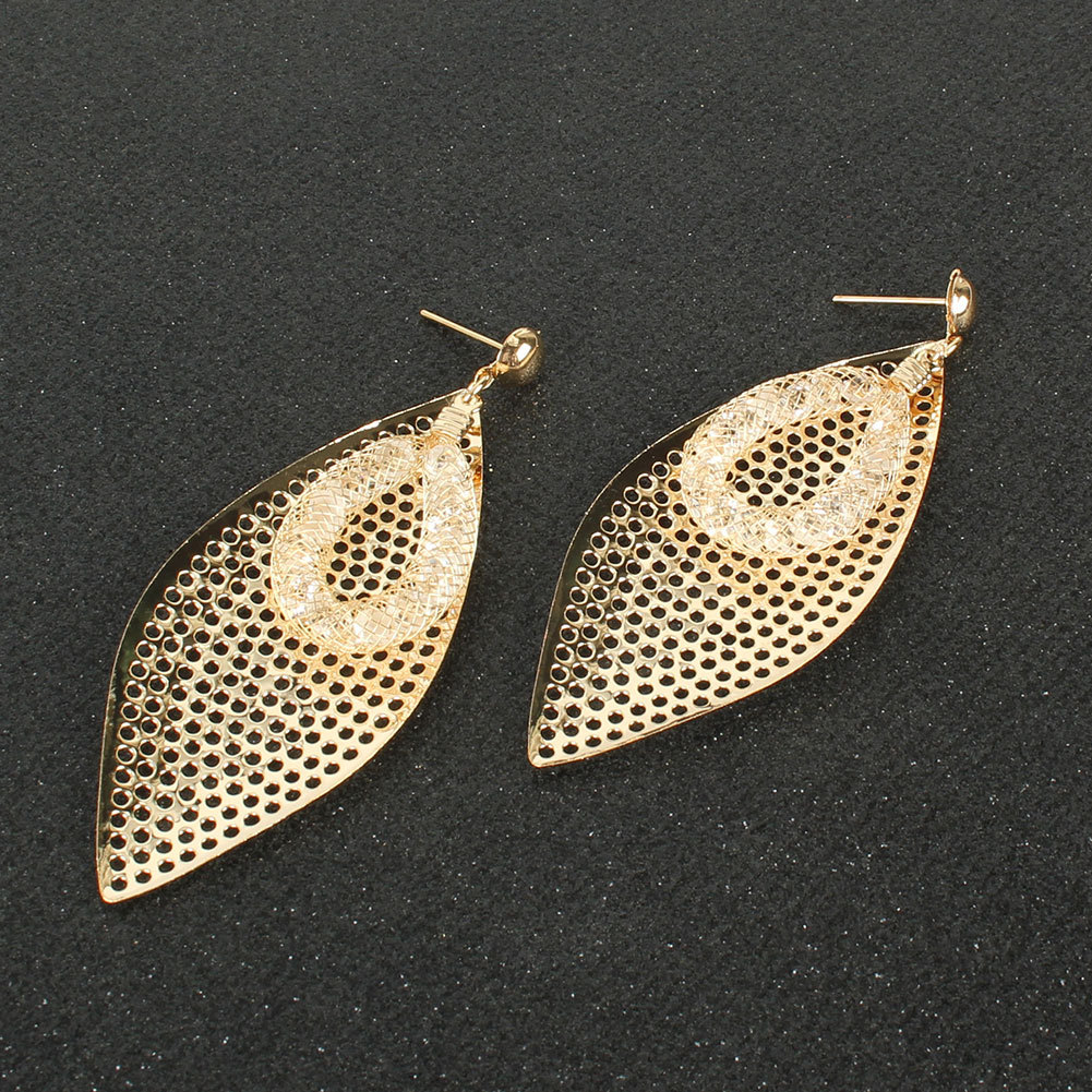 Metal Frosted Mesh Earrings Women Simple Leaf Earrings Wholesale display picture 5