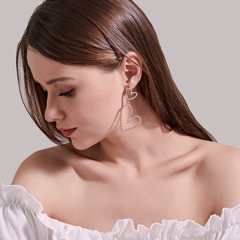 Exaggerated Long Diamond-encrusted Hollow Heart-shaped Earrings Micro-inlaid Double Heart Earrings Wholesale Nihaojewelry display picture 4