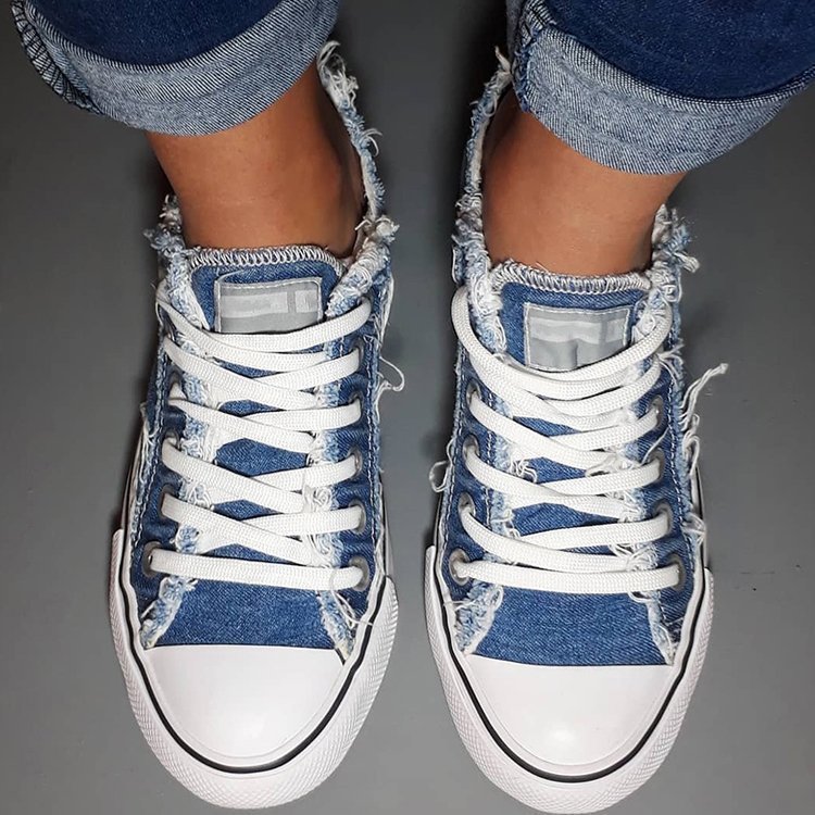 Cross border foreign trade 2020 new lace up flat bottom canvas shoes women's Denim large women's shoes wholesale