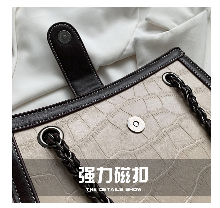 Simple Large-capacity Fashion Retro One-shoulder Messenger Handbags display picture 24