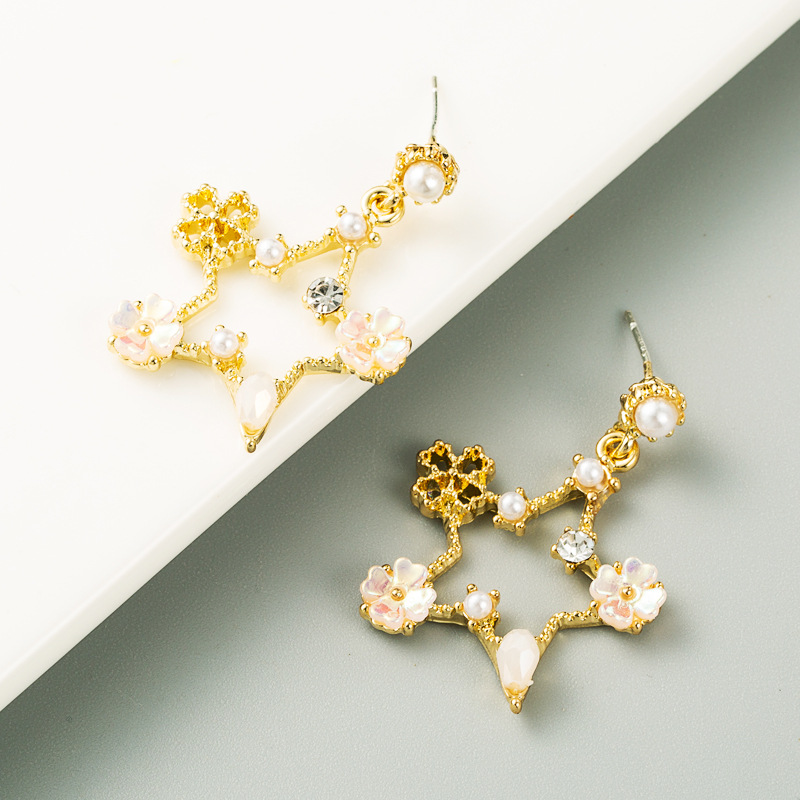 Korea's Exquisite Star S925 Silver Needle Alloy Inlaid Pearl Flower Earrings Wholesale display picture 6