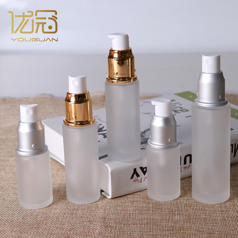 Fábrica al por mayor 30ml botella de vidrio esmerilado Fundación botella de líquido crema protectora solar loción cosméticos sub-botella personalización