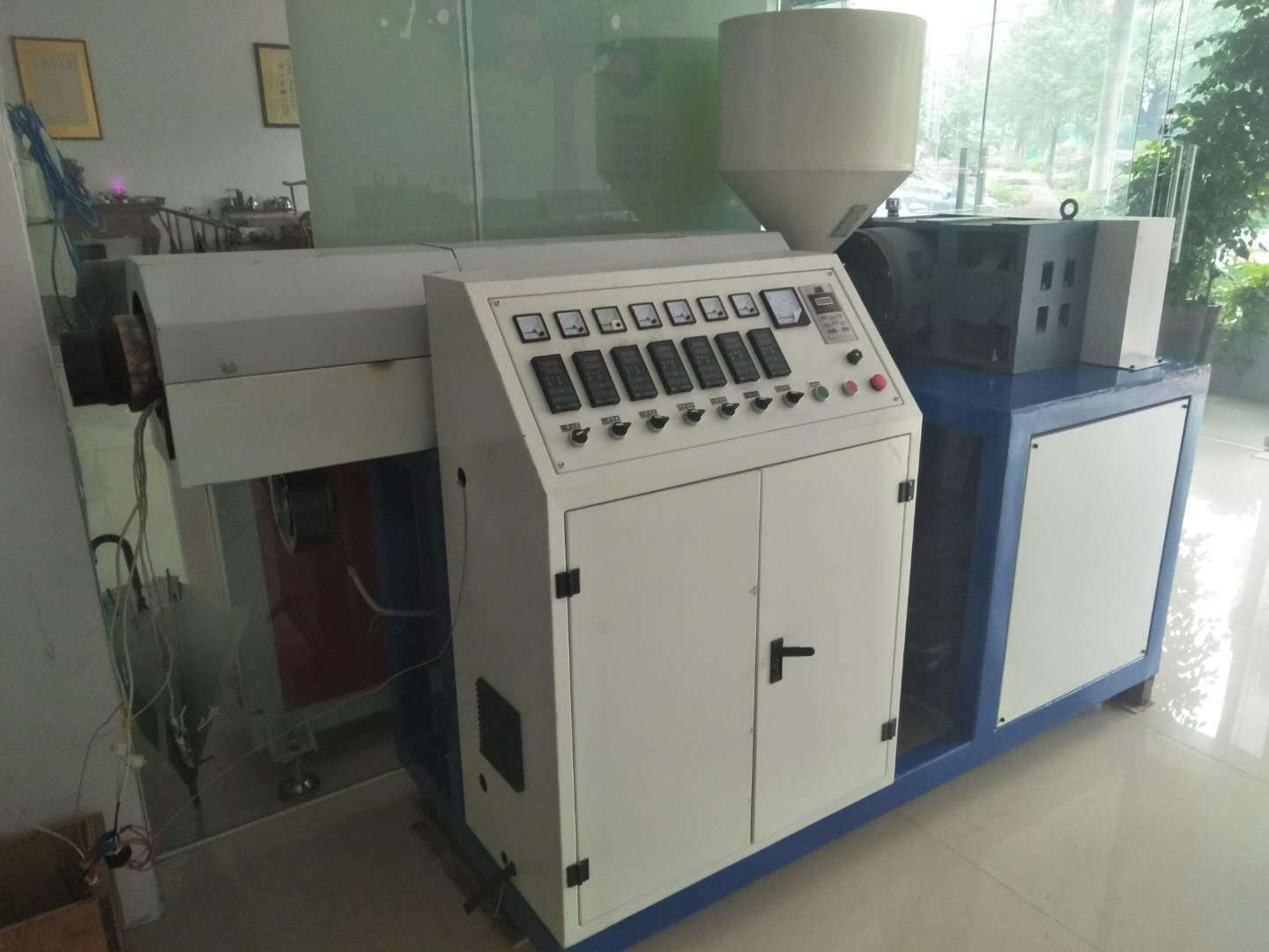 各种规格 挤出机主机出售 价格实惠高品质