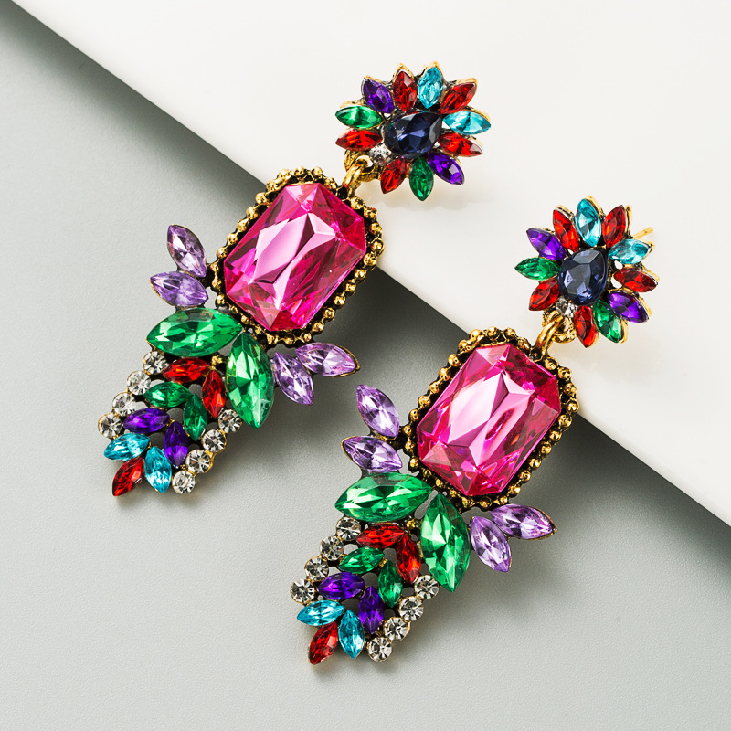 23g Weight Artificial Gemstones Inlay Material Earrings Classification Housewarming, Anniversary, Business, Wedding, Travel, Birthday, Festival Occasion Alloy Material Flower Pattern Women'S Gender Diamond Design Fashion Style Coffee, White, Black Color Fashion Flower Diamond Alloy Artificial Gemstones Earrings 8