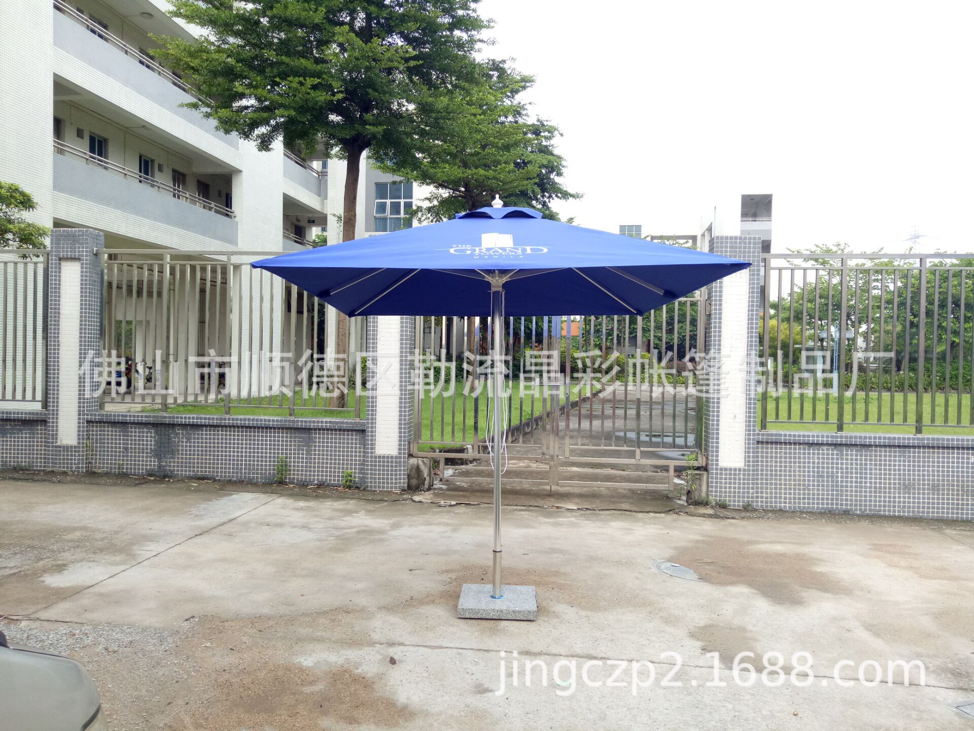 晶彩供应香蕉伞 木伞 手摇铝伞  欧式伞特价批发，量大更优惠。