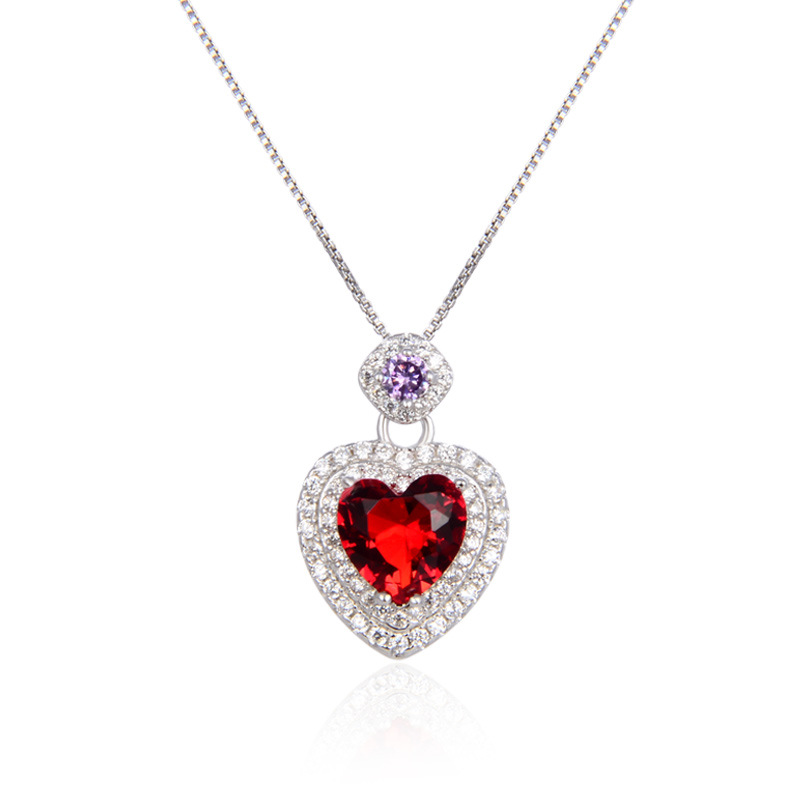 Japonés y coreano s925 collar de circón de plata de las mujeres de lujo de cristal en forma de corazón colgante de moda Nueva joyería de una sola pieza de entrega
