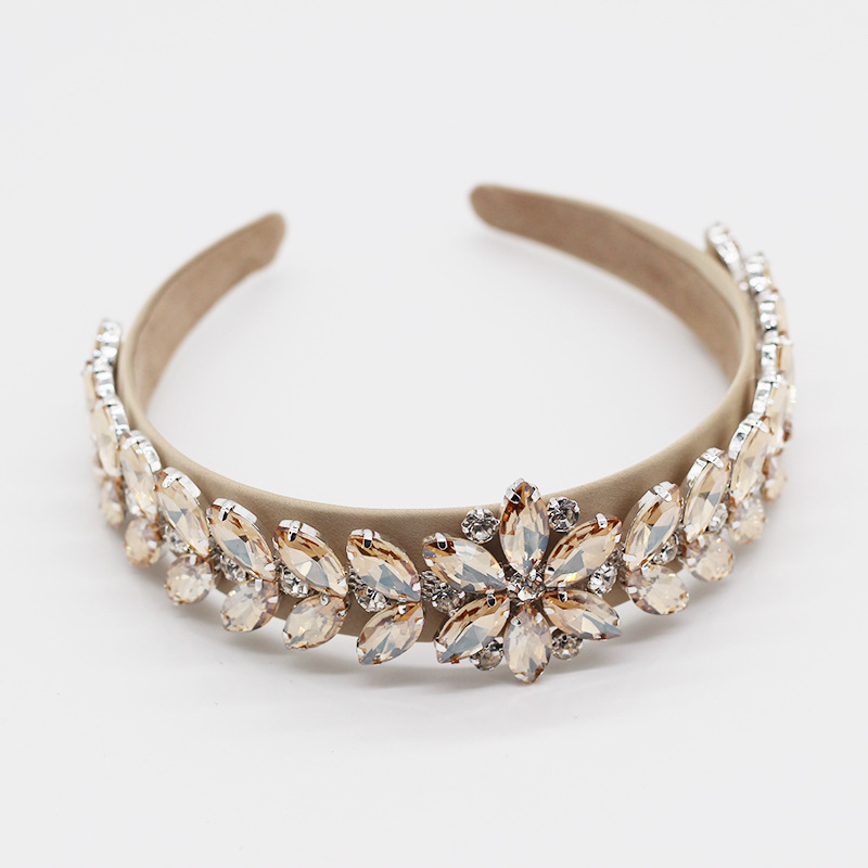 Baroque Fashion Headband Leaf Tassel Inlaid Glass Diamond Color Diamond Wide-brimmed Headband display picture 7