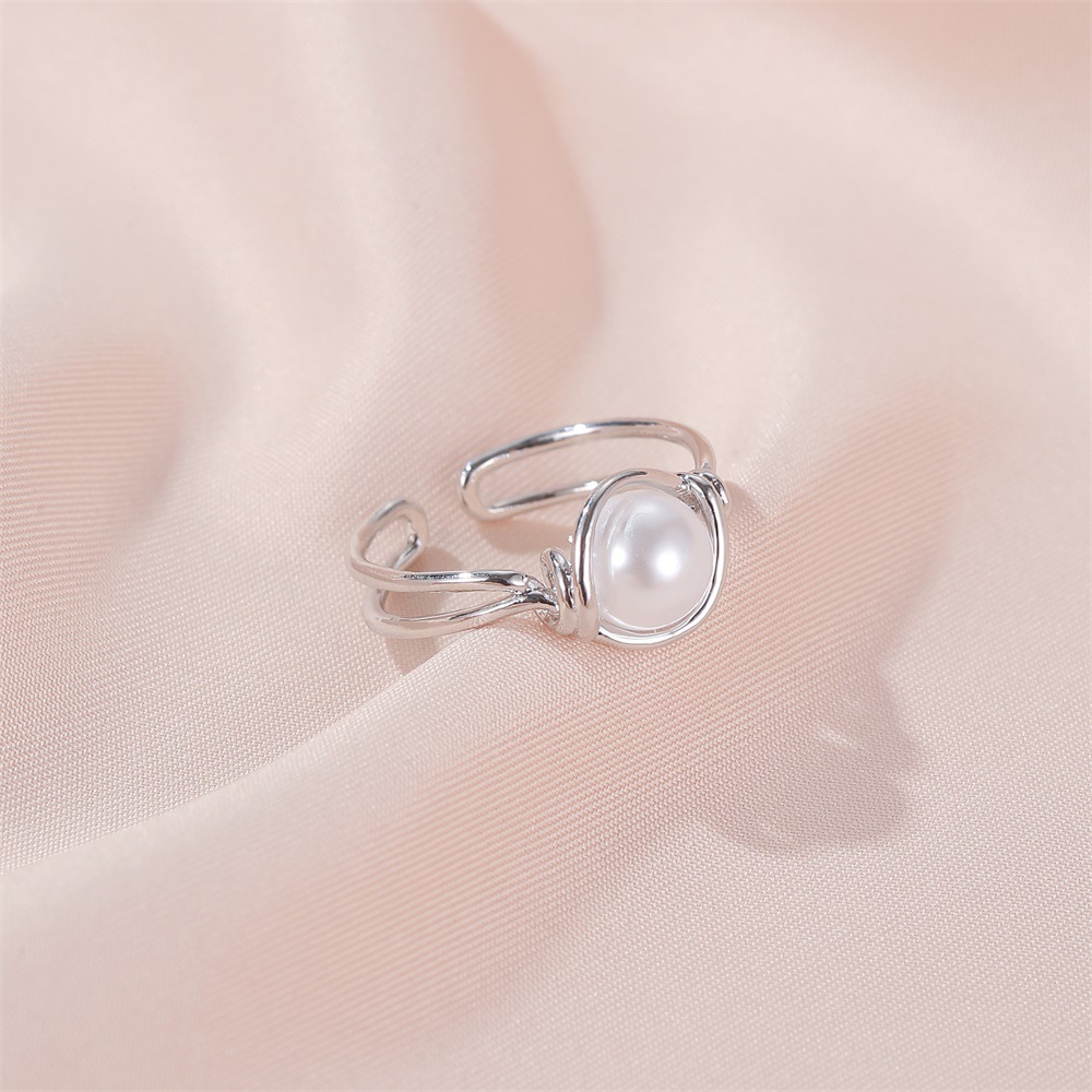 Korean Pearl Copper Rings Sweet Simple Pearl Ring Knotted Mouth Ring Ladies Index Finger Ring Wholesale Nihaojewelry display picture 5