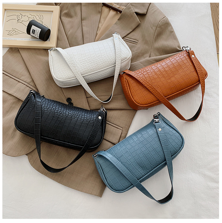 New Trendy  Wild Fashion  Simple Portable Underarm Bag display picture 12