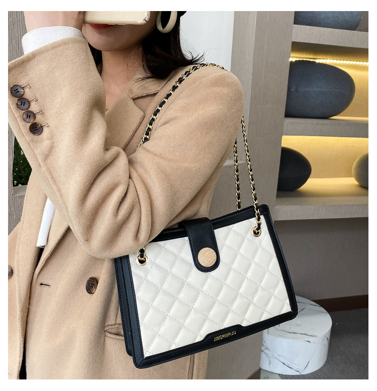 New Fashion Casual Messenger Shoulder Popular Small Square Bag display picture 1