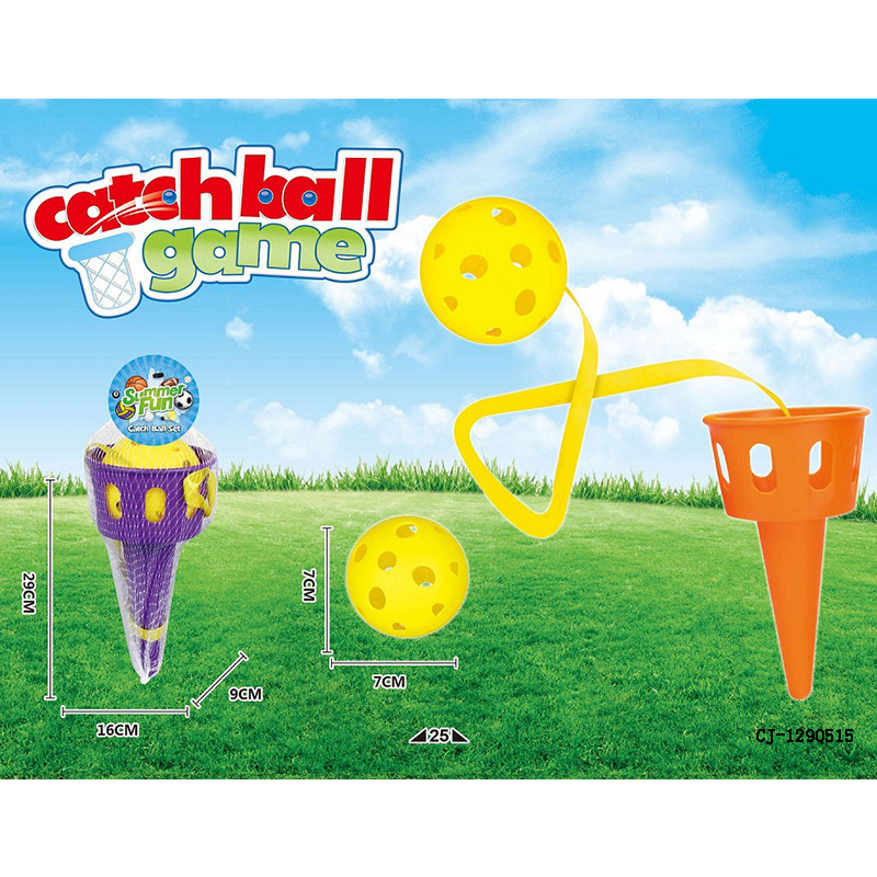 Travel "Catch the ball" game for kindergarten