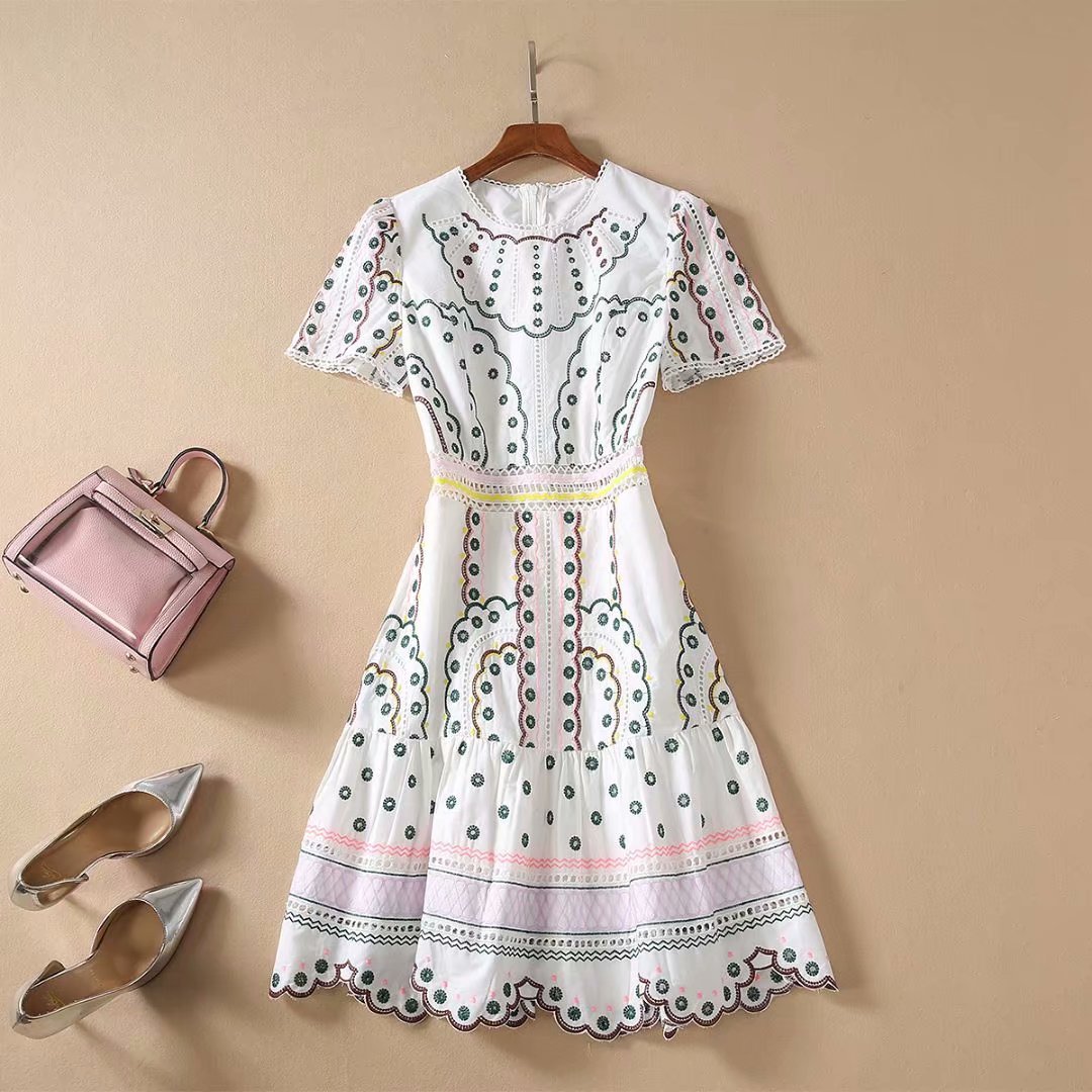 0311-12 彩色圈圈绣花裙码数SMLXL颜色白色面料棉绣