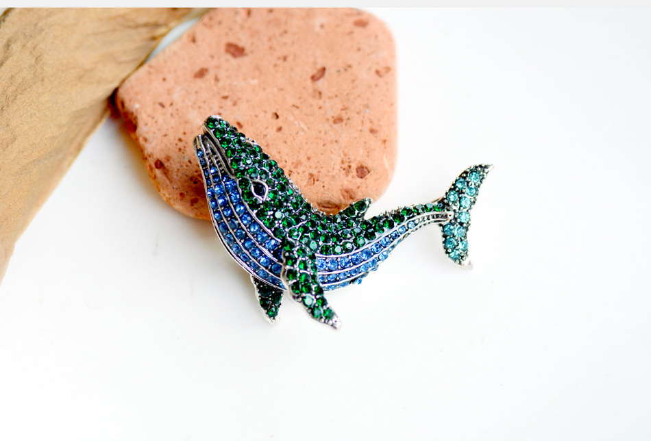Date Occasion Shiny Pin Whale Alloy Inlay Rhinestones Unisex Brooches
