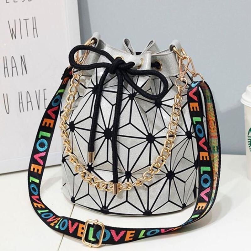 2024 Damen Taschen Full Sky Star One Shoulder Crossbody Handtasche Pearl Fashion Lingge Trendy Bucket Bag_voghion.com