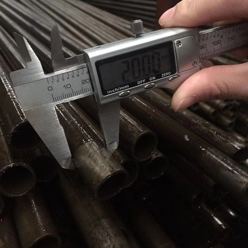 订金发货厂家生产销售各种材质各种规格的无缝钢管合金管不锈钢管