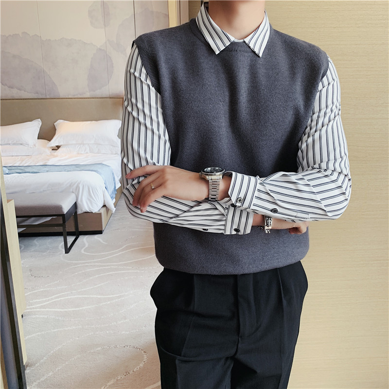 2020 Autumn and winter stripe Shirt collar False two sweater man knitting Sweater business affairs leisure time grey Internal lap jacket