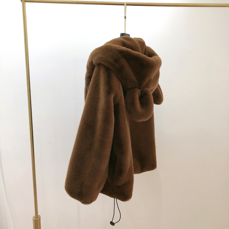 Palton damă din blană artificială cu glugă și urechi de urs_voghion.com