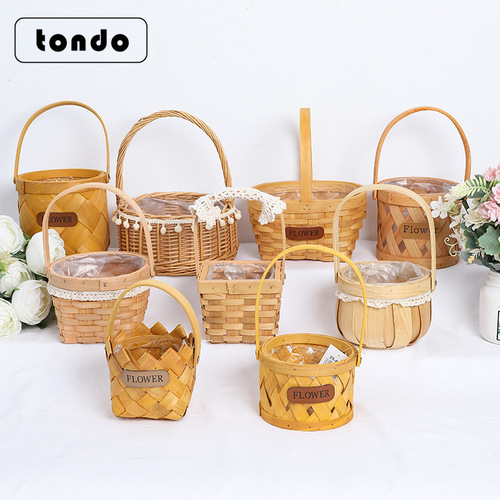 Chinese Valentine's Day portable pearl rattan flower basket, handmade diy creative waterproof small flower basket flower packaging material